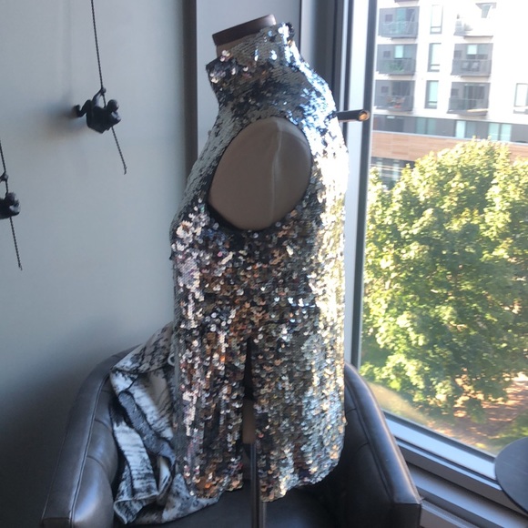Tibi Sleeveless Silver Sequin Turtleneck Shell Top Size 0 - Picture 6 of 11